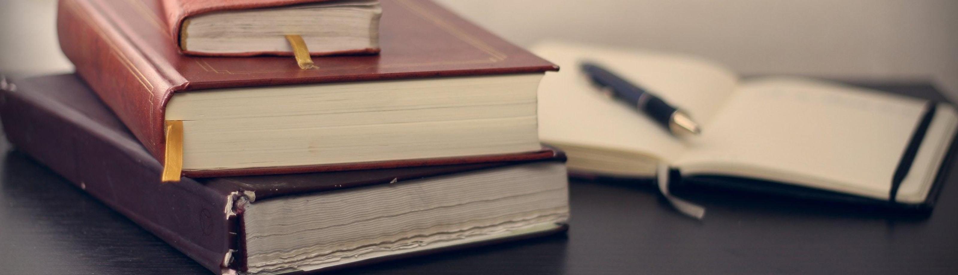 Boeken gestapeld